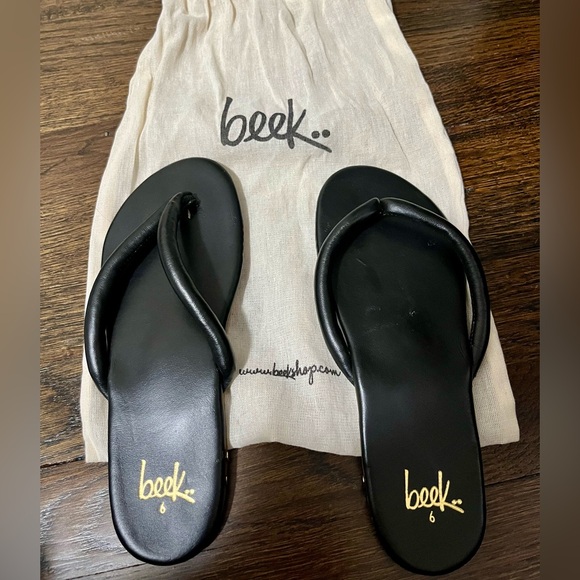 Beek Black Leather Flip flop with Gold Logo - Picture 3 of 4